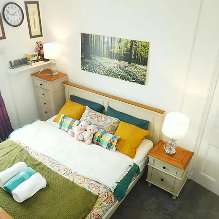Service Accommodation 2 Bed Room Apartment In Newport South Wales Near Celtic Manor Icc Wales Exterior photo
