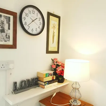 Service Accommodation 2 Bed Room Apartment In Newport South Wales Near Celtic Manor Icc Wales Exterior photo