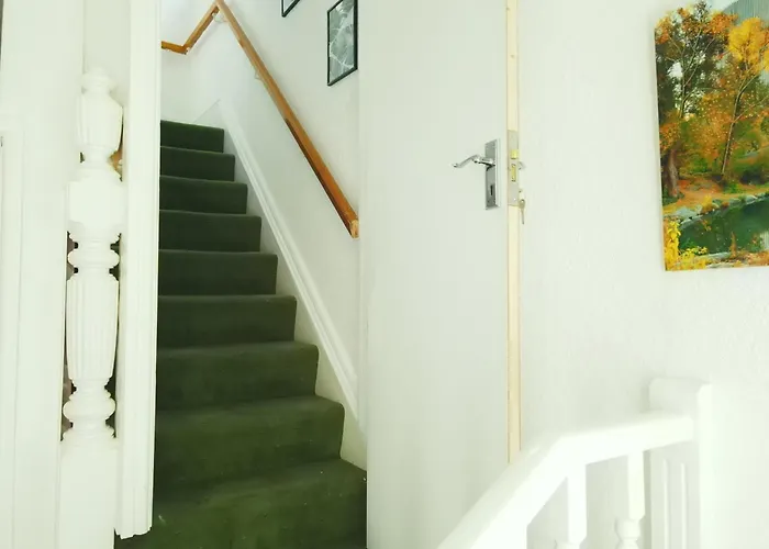 Service Accommodation 2 Bed Room Apartment In Newport South Wales Near Celtic Manor Icc Wales