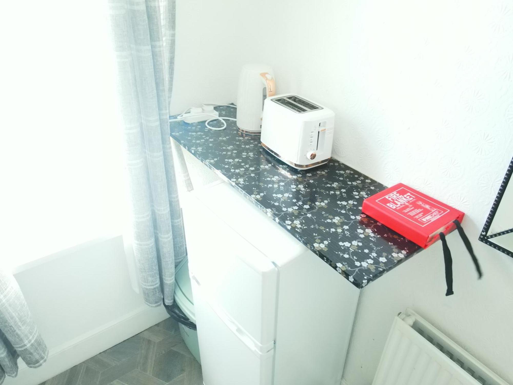 Service 2 Bed In South Wales Near Celtic Manor Icc Wales Apartment *