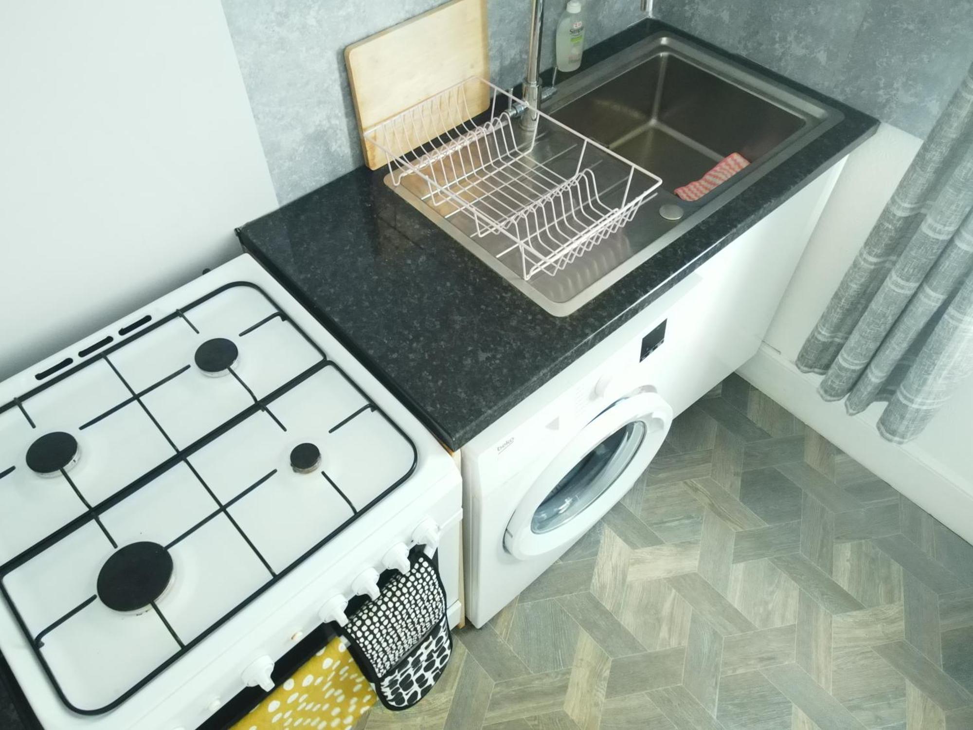 Service 2 Bed In South Wales Near Celtic Manor Icc Wales *