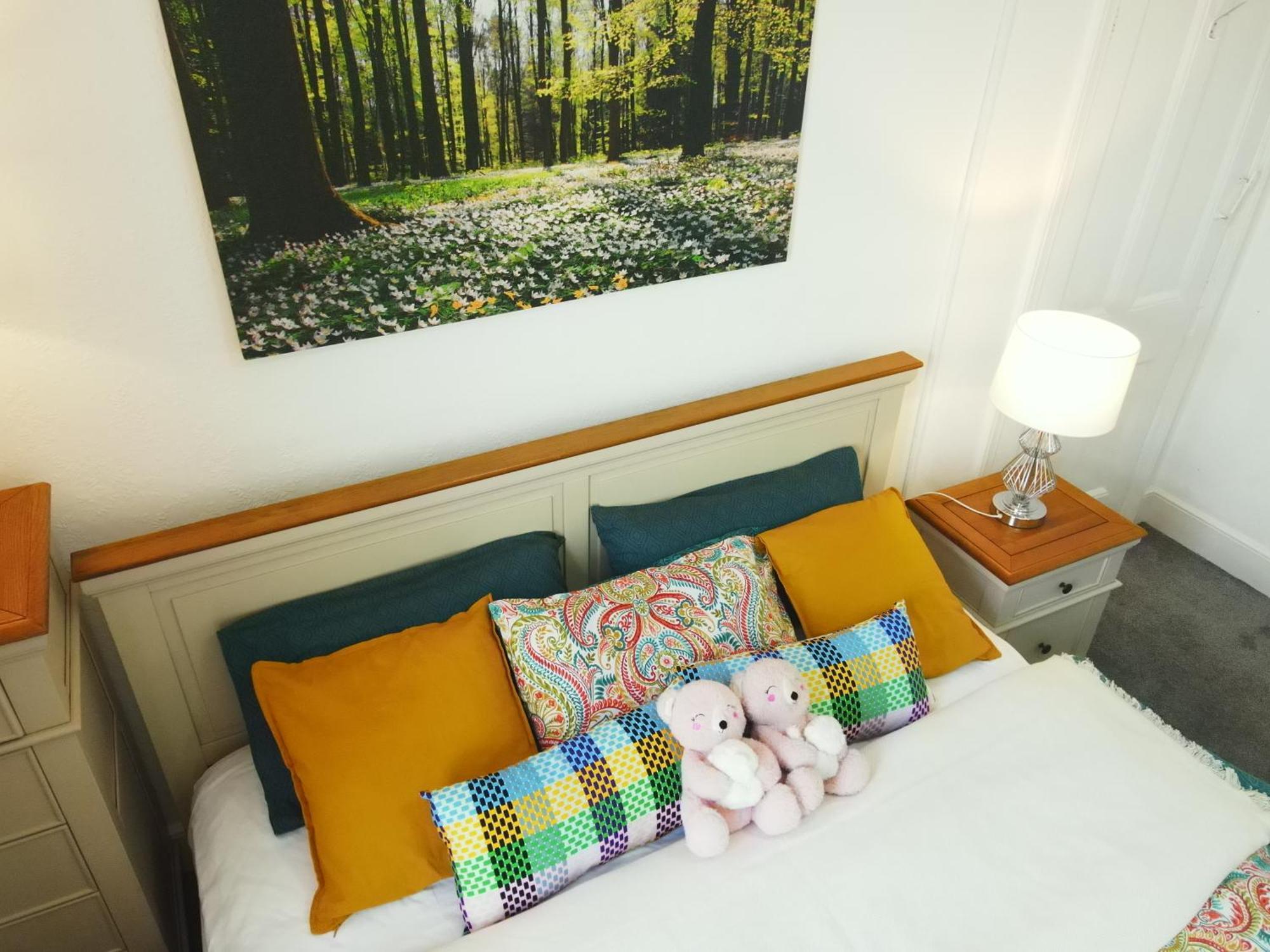 Service 2 Bed In South Wales Near Celtic Manor Icc Wales Apartment *
