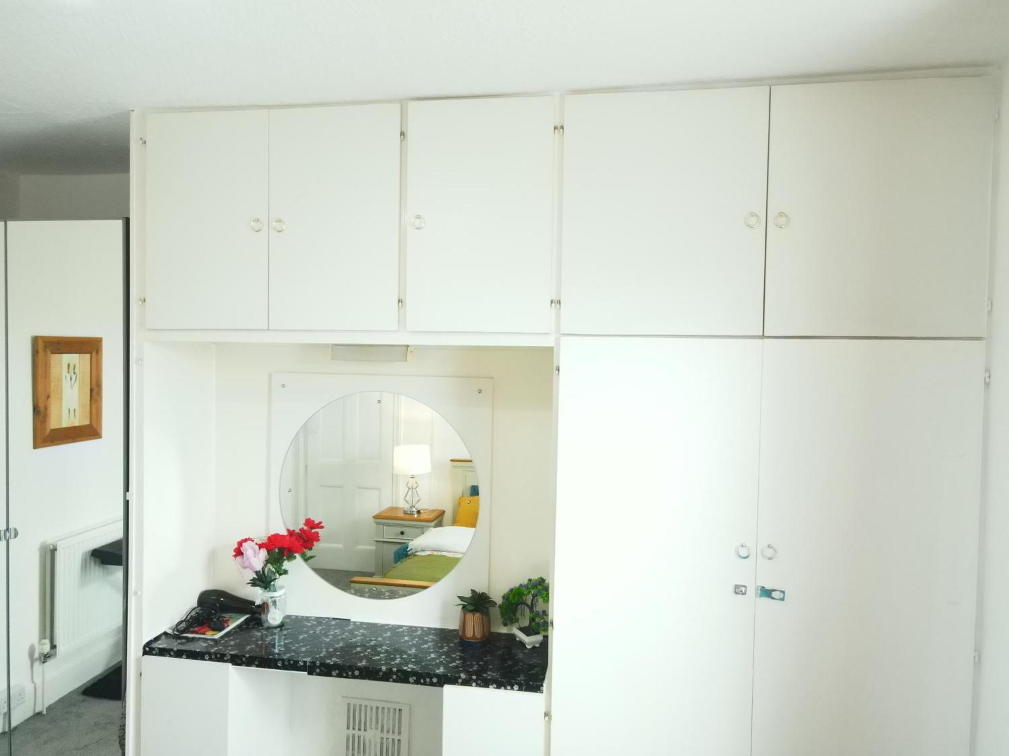 Service 2 Bed In South Wales Near Celtic Manor Icc Wales *