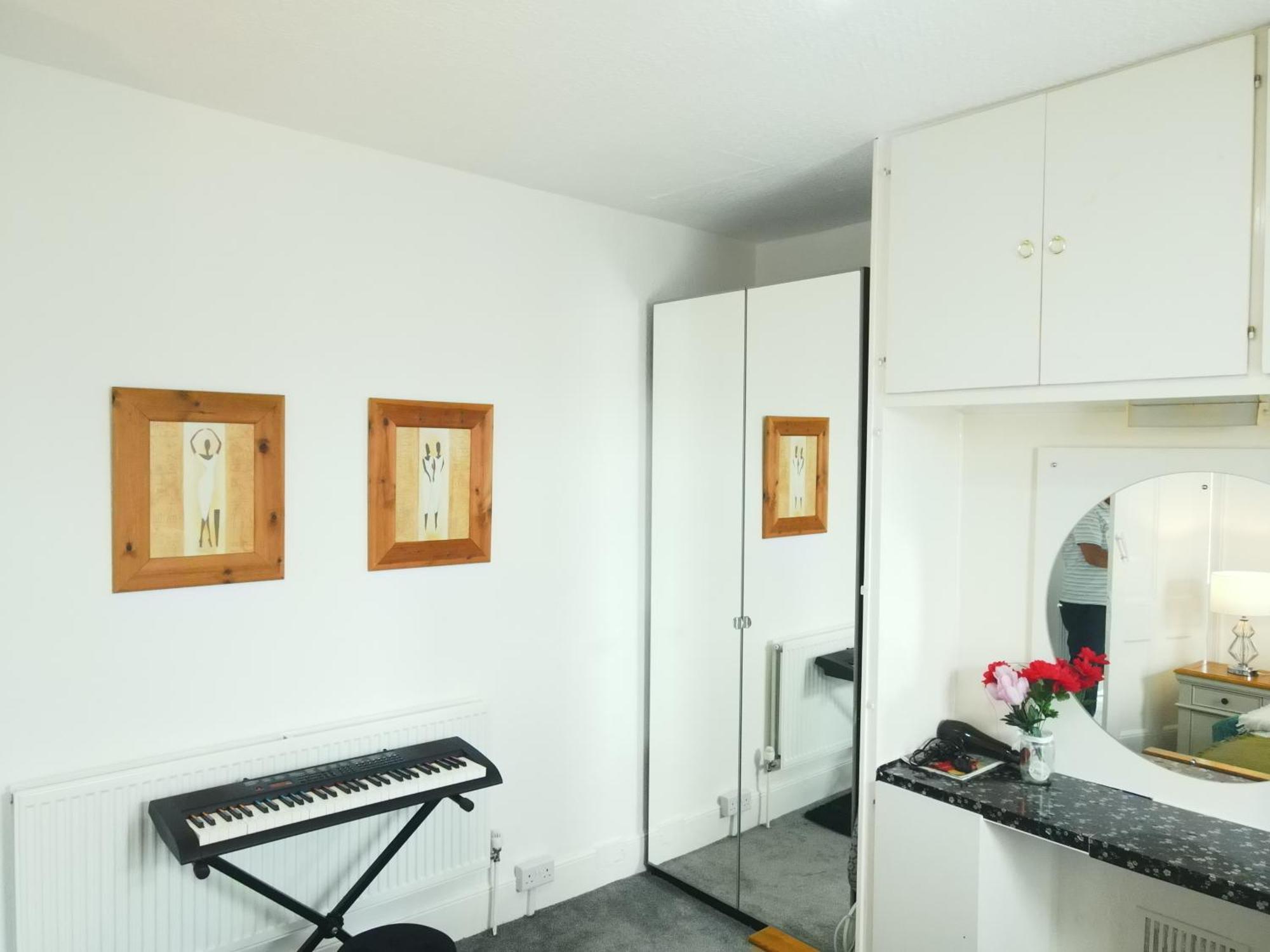 Service 2 Bed In South Wales Near Celtic Manor Icc Wales Apartment