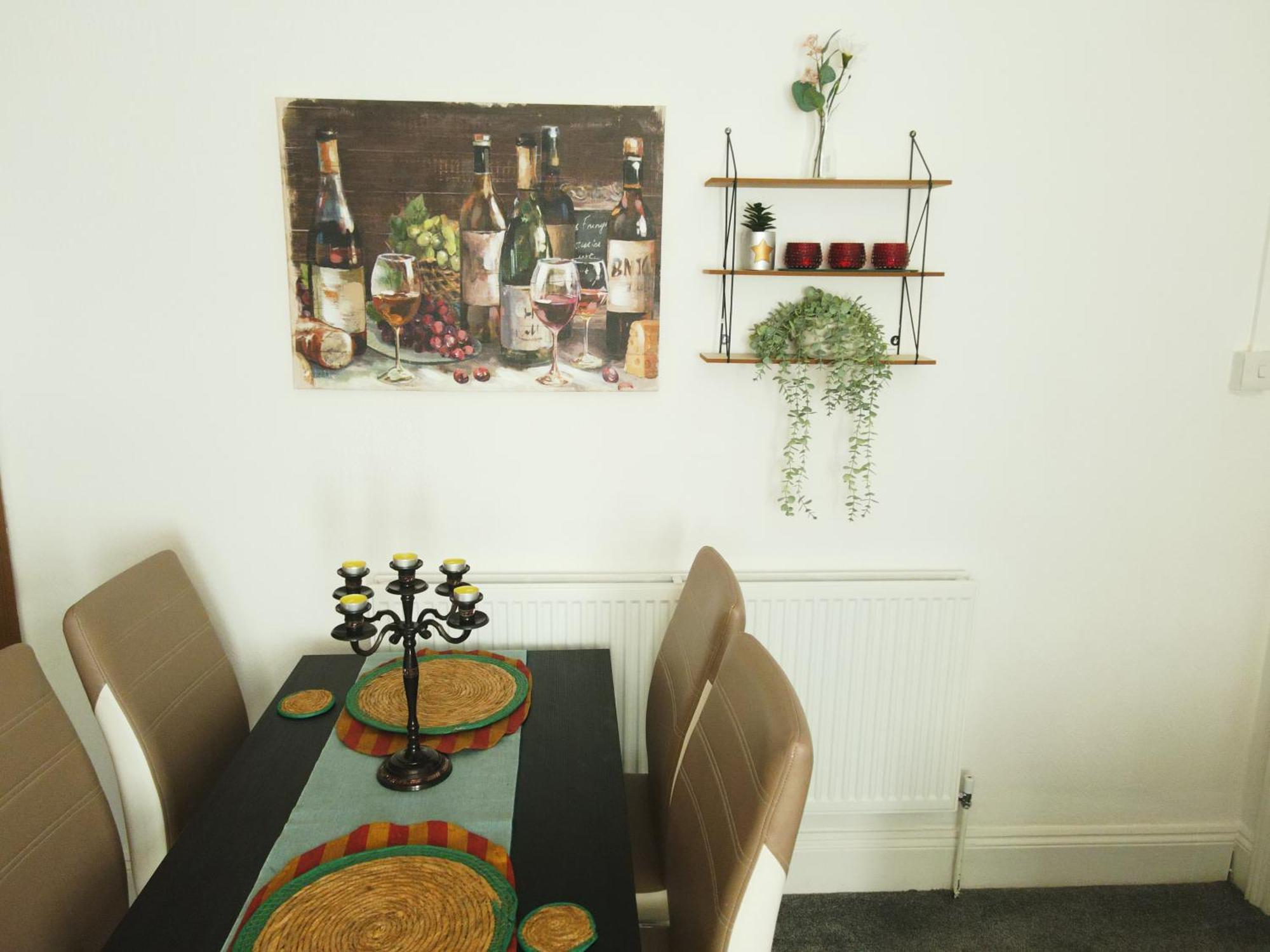 Service 2 Bed In South Wales Near Celtic Manor Icc Wales Apartment *