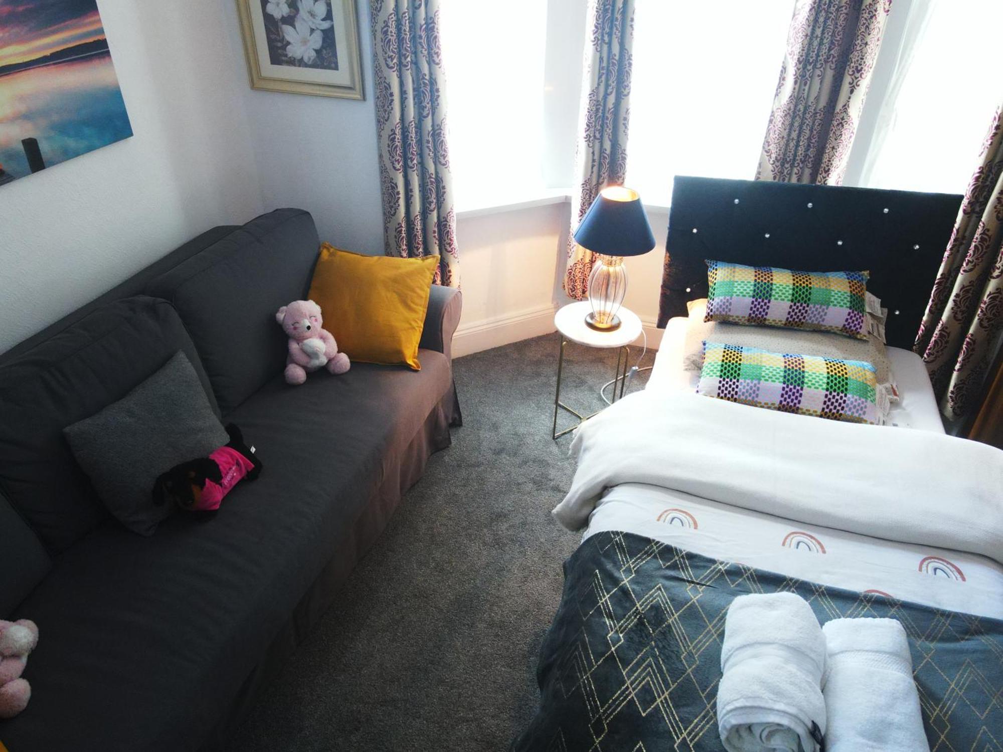 Service 2 Bed In South Wales Near Celtic Manor Icc Wales Apartment Newport (Gwent)