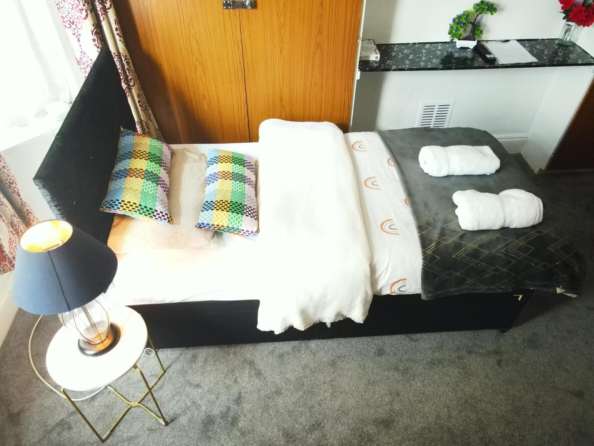 Service 2 Bed In South Wales Near Celtic Manor Icc Wales Apartment Newport (Gwent)