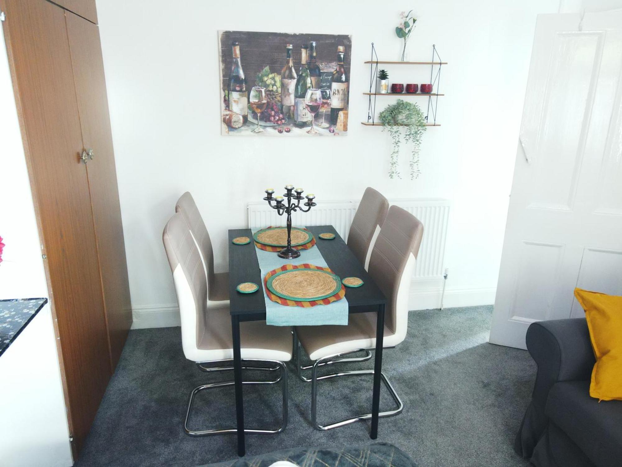 Service 2 Bed In South Wales Near Celtic Manor Icc Wales * Newport (Gwent)