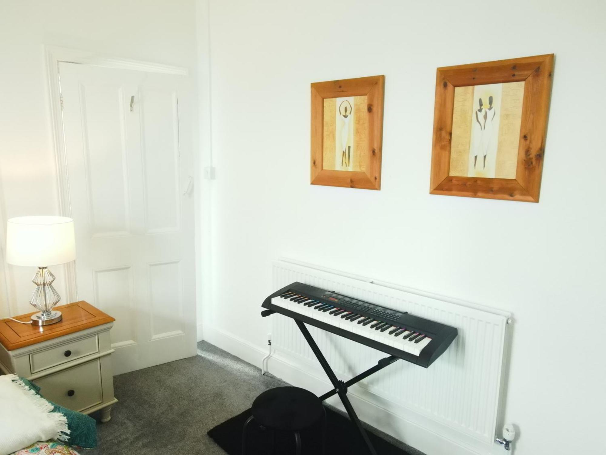 Service 2 Bed In South Wales Near Celtic Manor Icc Wales Apartment Newport (Gwent)